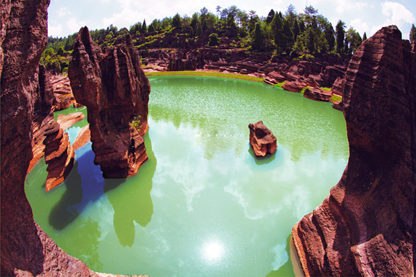 張家界、袁家界、天子山、紅石林、鳳凰古城四晚五日游